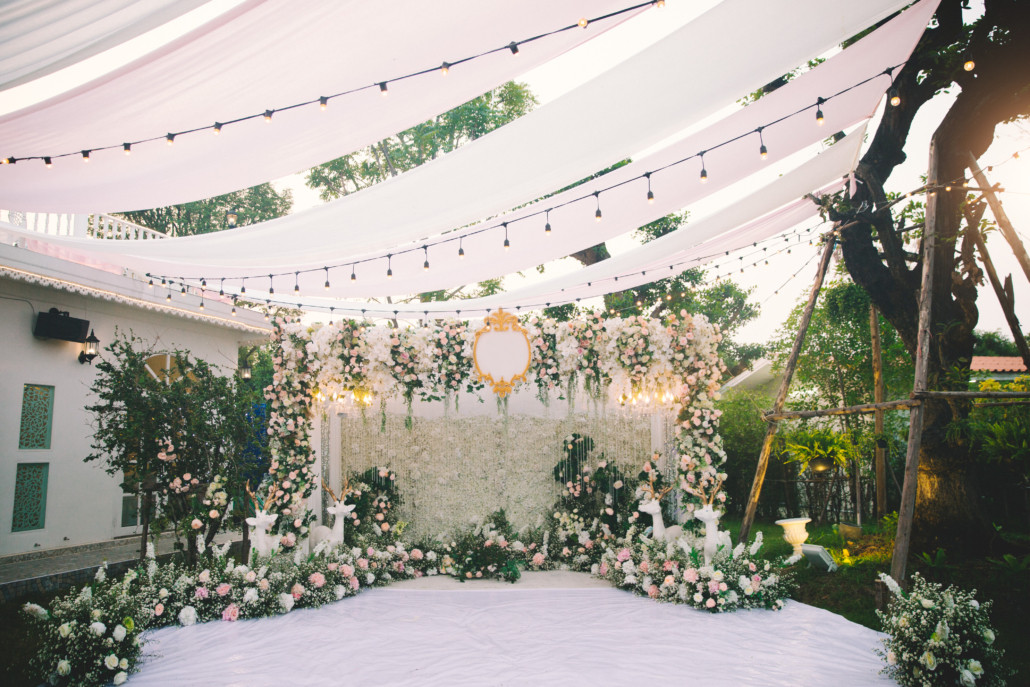 Backyard Wedding Rentals
 How to Decorate a Backyard Wedding