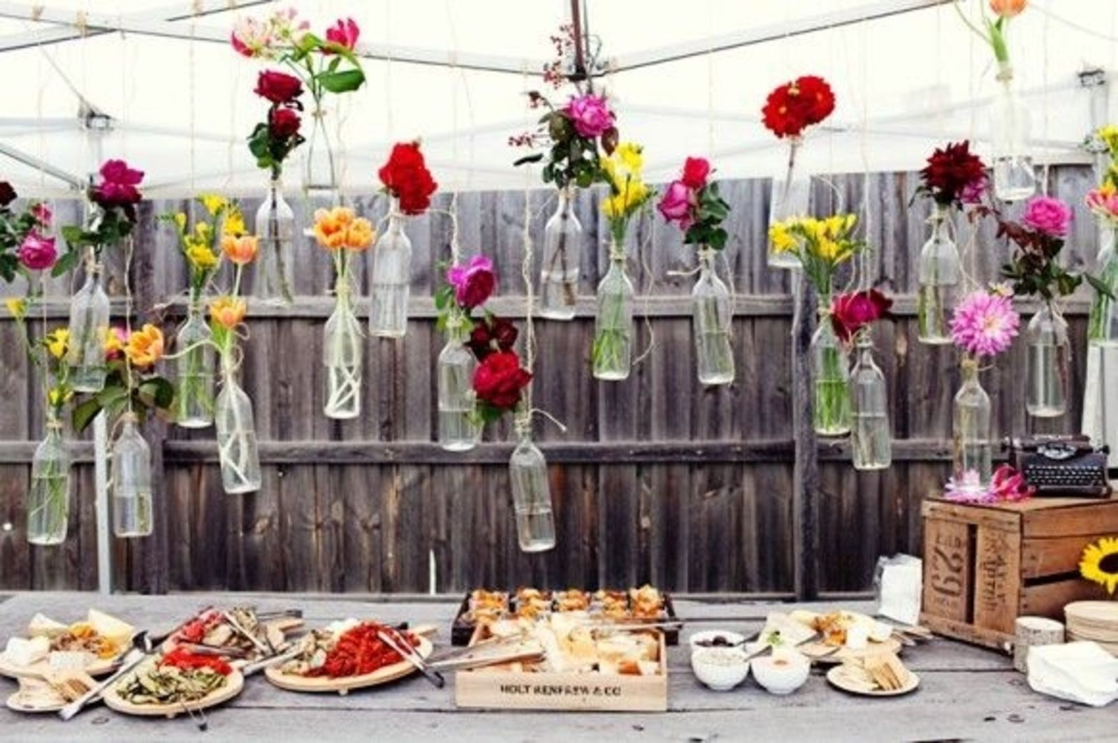 Backyard Wedding Themes
 Backyard Wedding Backyard Wedding Ideas