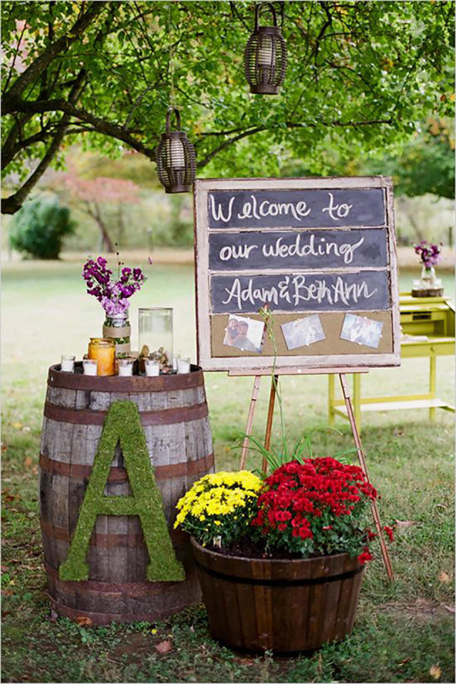 Backyard Wedding Themes
 30 Sweet Ideas For Intimate Backyard Outdoor Weddings