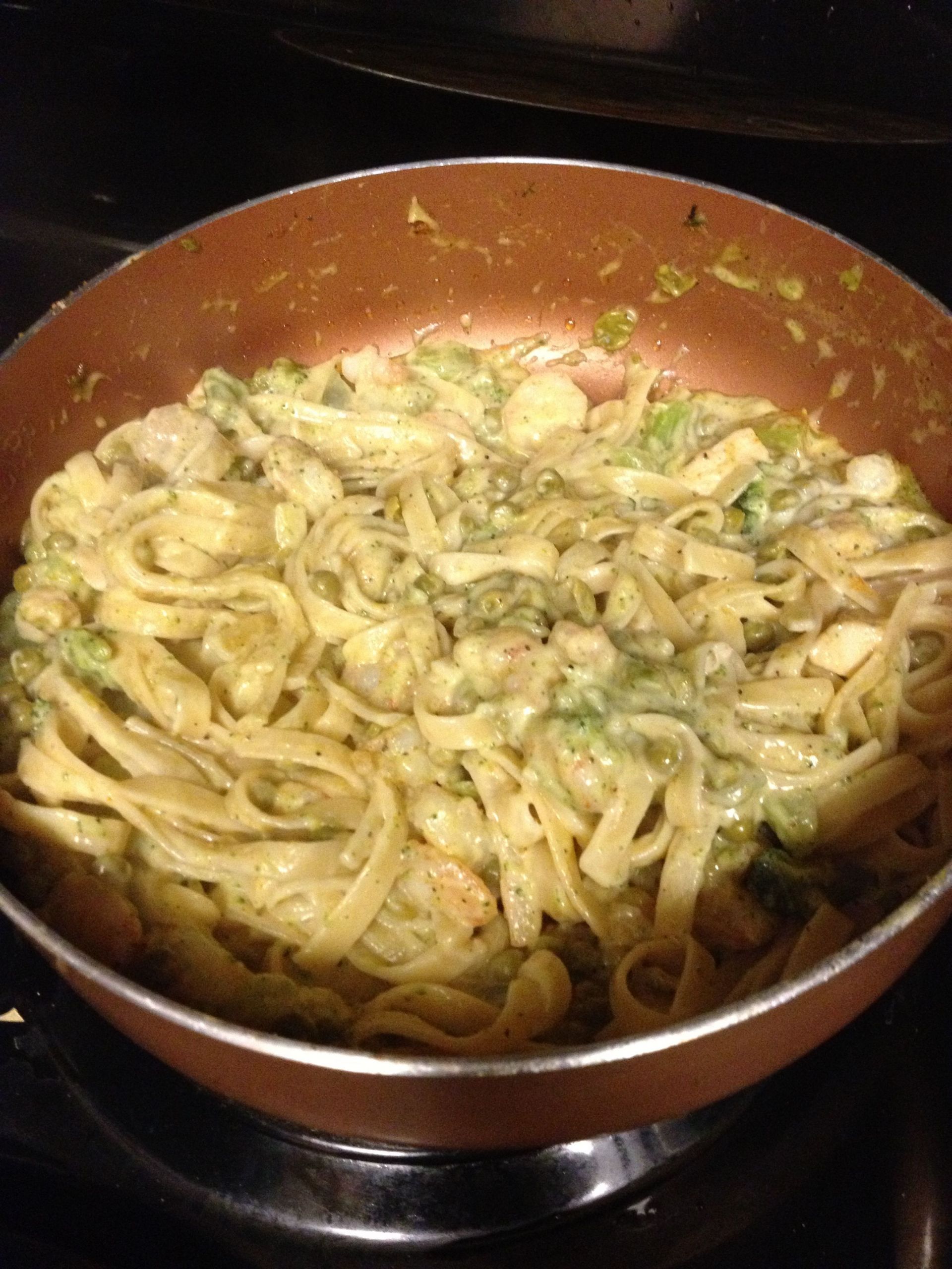 Baked Chicken And Shrimp Alfredo
 Grilled chicken and Shrimp Alfredo w broccoli and Peas