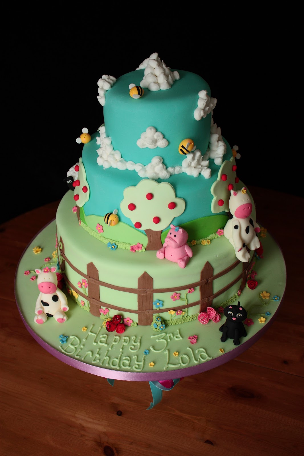 Barnyard Birthday Cake
 Vanilla Farm Birthday Cake