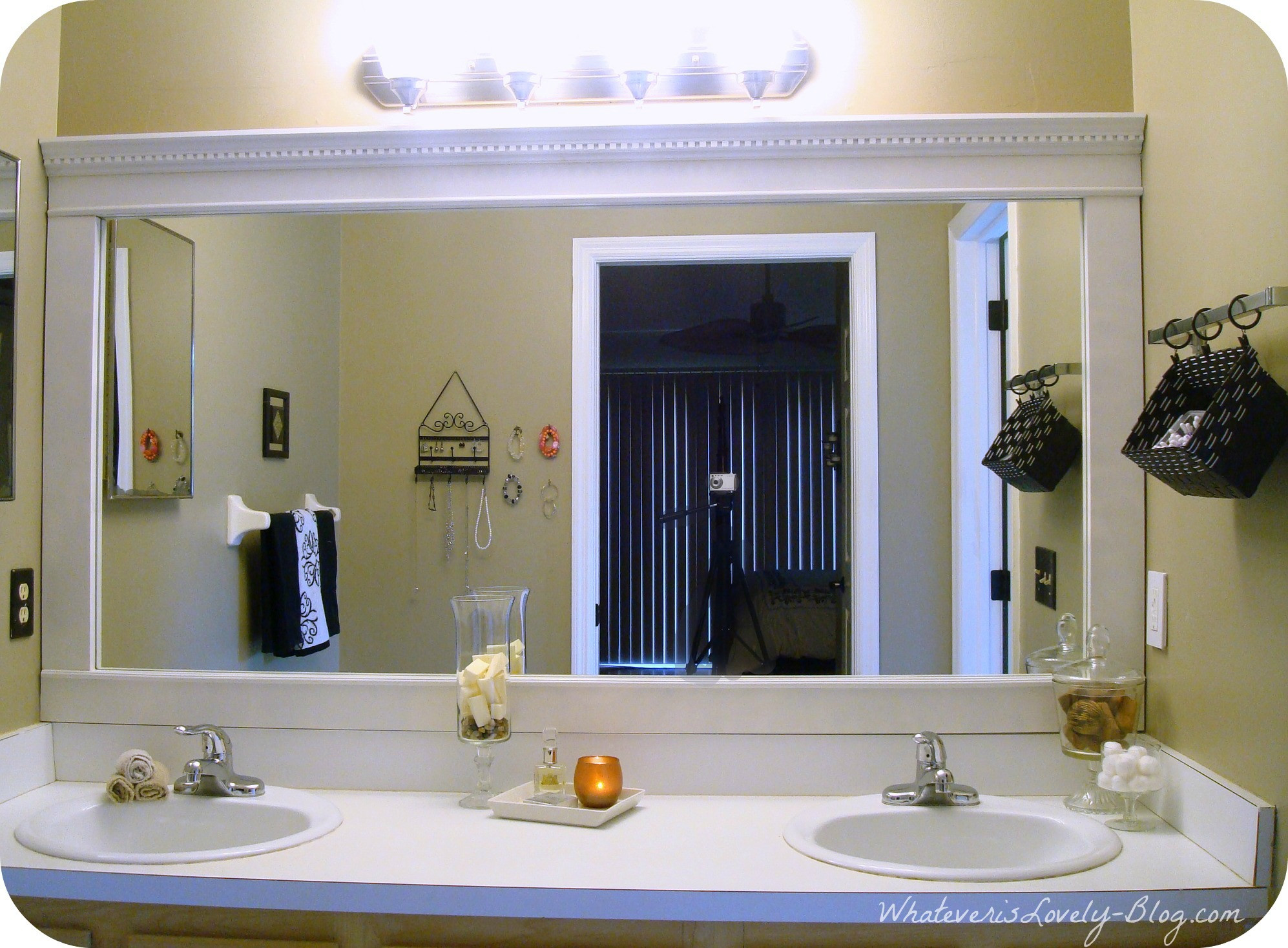 Bathroom Mirror Frames
 5 Tips to Create a Bathroom That Sells