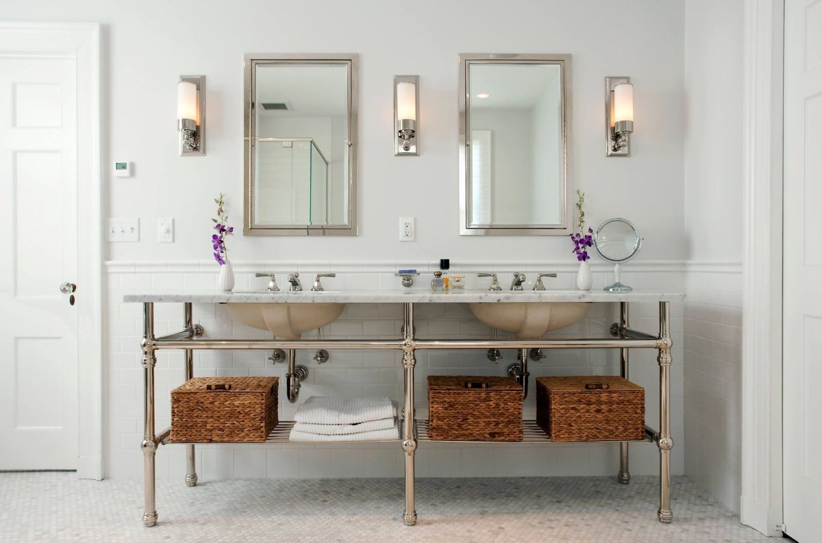 Bathroom Vanity Storage
 15 Double Vanities That Are Nothing Short of Inspiring