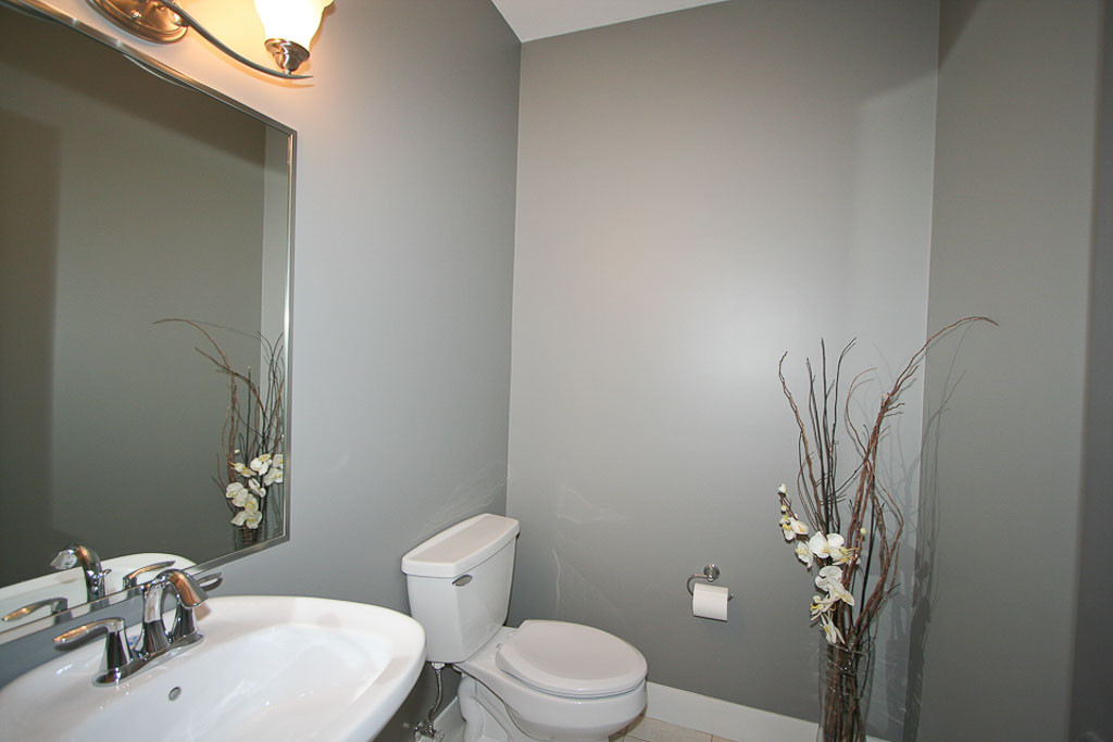 Bathroom Wall Paint
 How To Make A Space Feel r