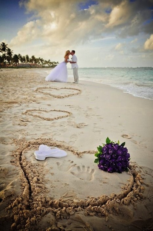 Beach Wedding Photo Ideas
 30 Inspirational Beach Wedding Ideas