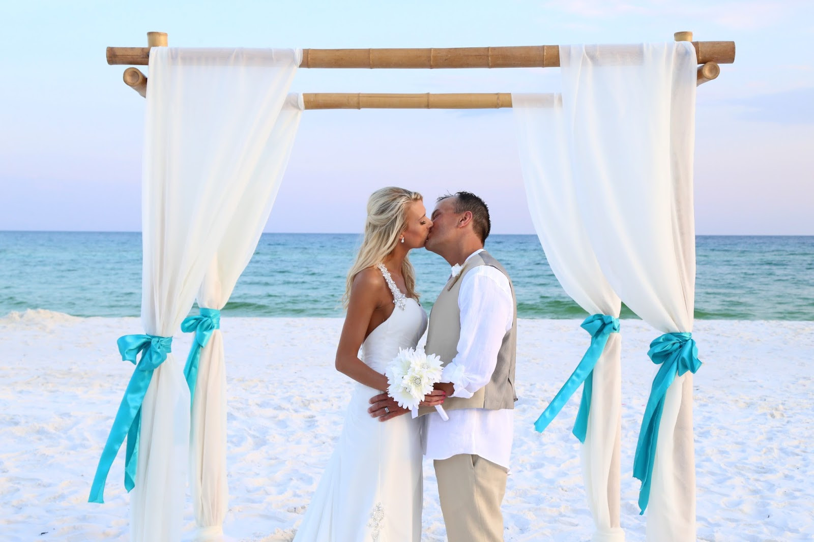 Beach Weddings Florida
 Sunshine Wedding pany Destin Beach Weddings Destin