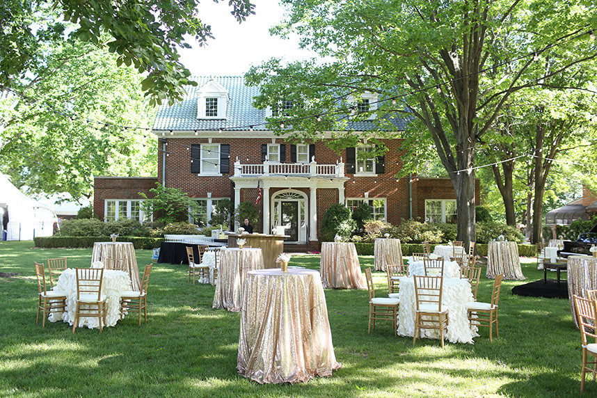 Beautiful Backyard Weddings
 Beautiful Backyard Wedding Inspiration