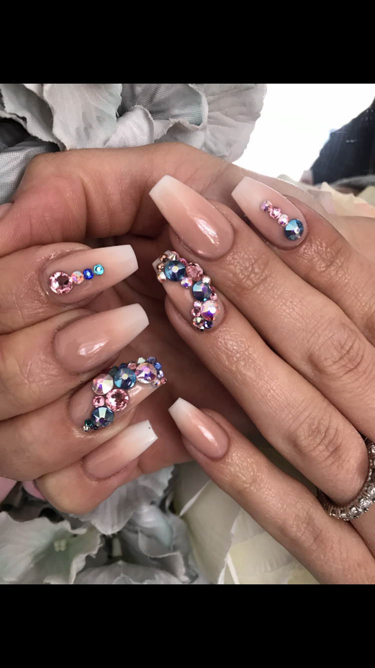 Beautiful Nails Brentwood
 Lux Nails by Jessica brentwood es nails ombrenails