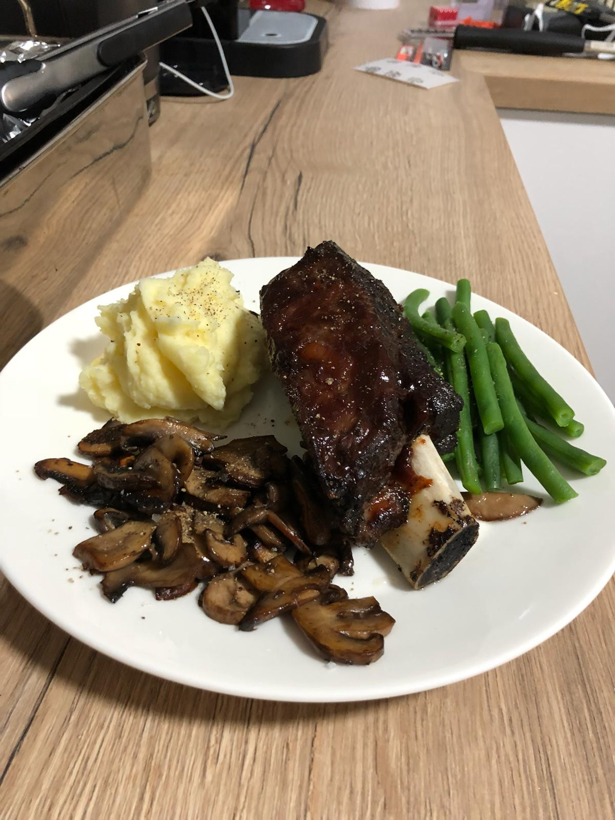 Beef Ribs Sous Vide
 [Homemade] Sous Vide Beef Short Ribs with Smokey BBQ sauce