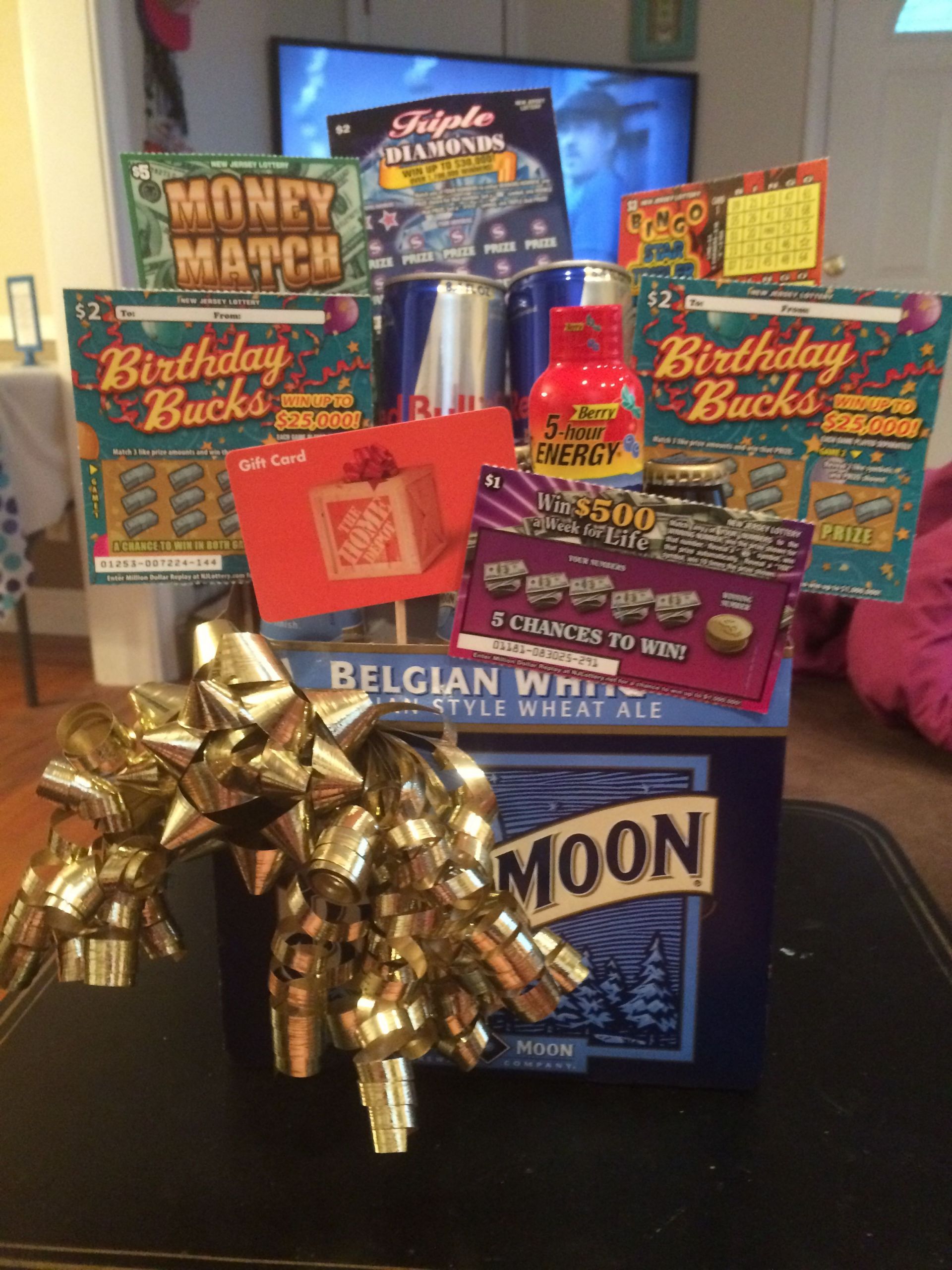 Beer Birthday Gifts
 DIY birthday beer t basket for him 🍻