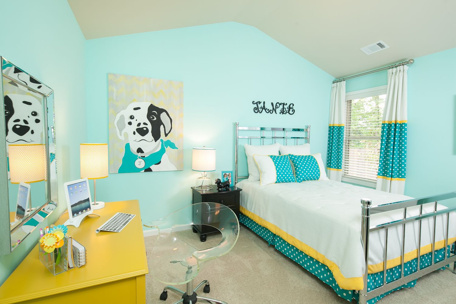 Best Paint For Kids Room
 Bright aqua kids bedroom decor idea