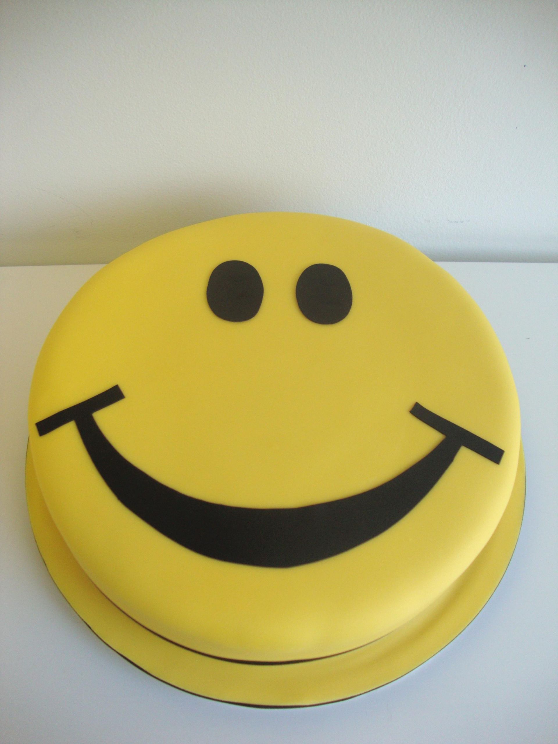 Birthday Cake Emoticon
 Smiley Cake Girls Birthday Cakes Celebration Cakes