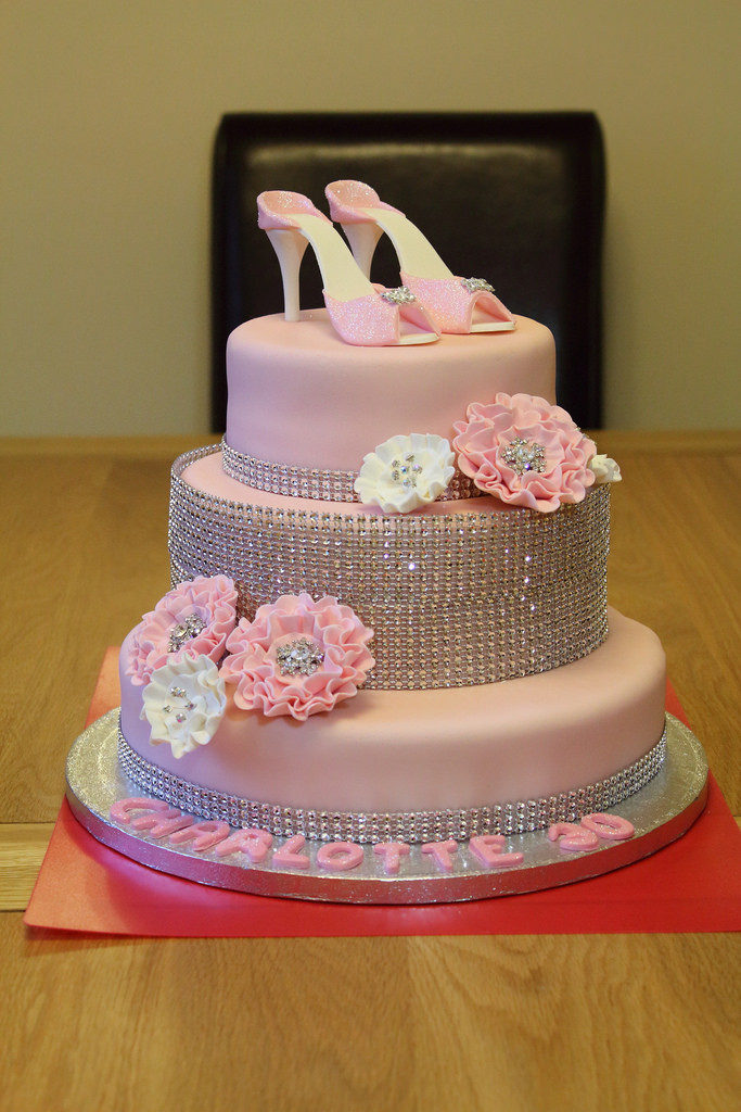 Birthday Cake For Women
 30th Birthday Cakes Inspirations for the Fabulous You