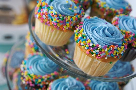 Birthday Cupcake Decorating Ideas
 Great simple decorating idea of boys birthday cupcakes