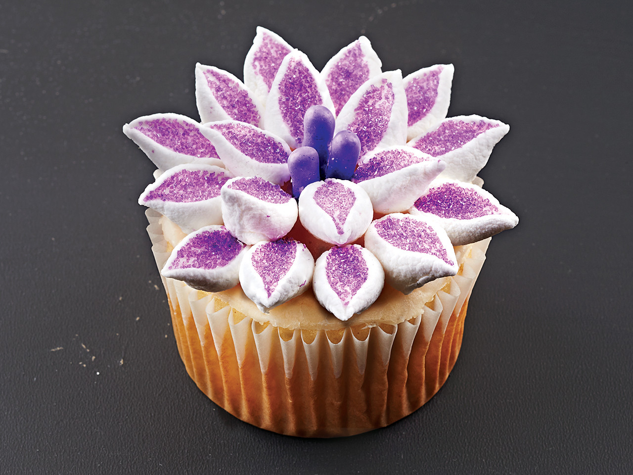 Birthday Cupcake Decorating Ideas
 Cupcake decorating ideas Flower how to video Video