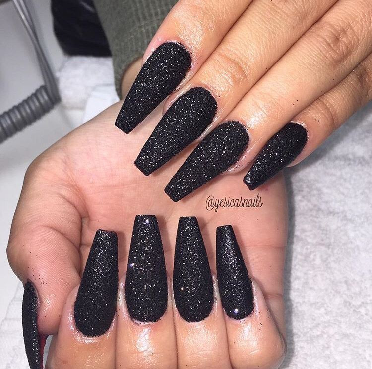 Black And Silver Glitter Nails
 37 Black Glitter Nails Designs That You Can Make – Eazy Glam