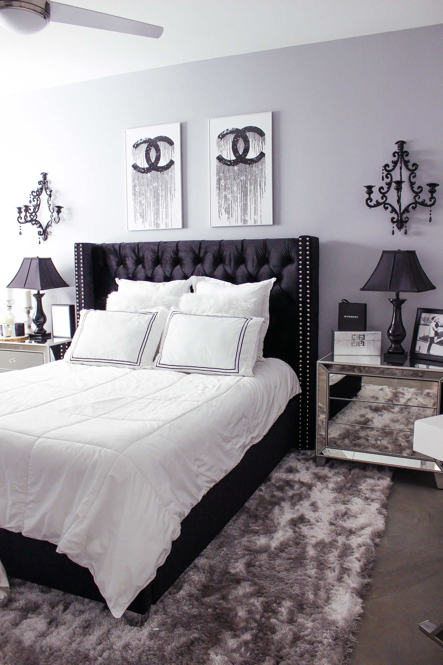 Black And White Bedroom Decor
 Black & White Bedroom Decor Reveal