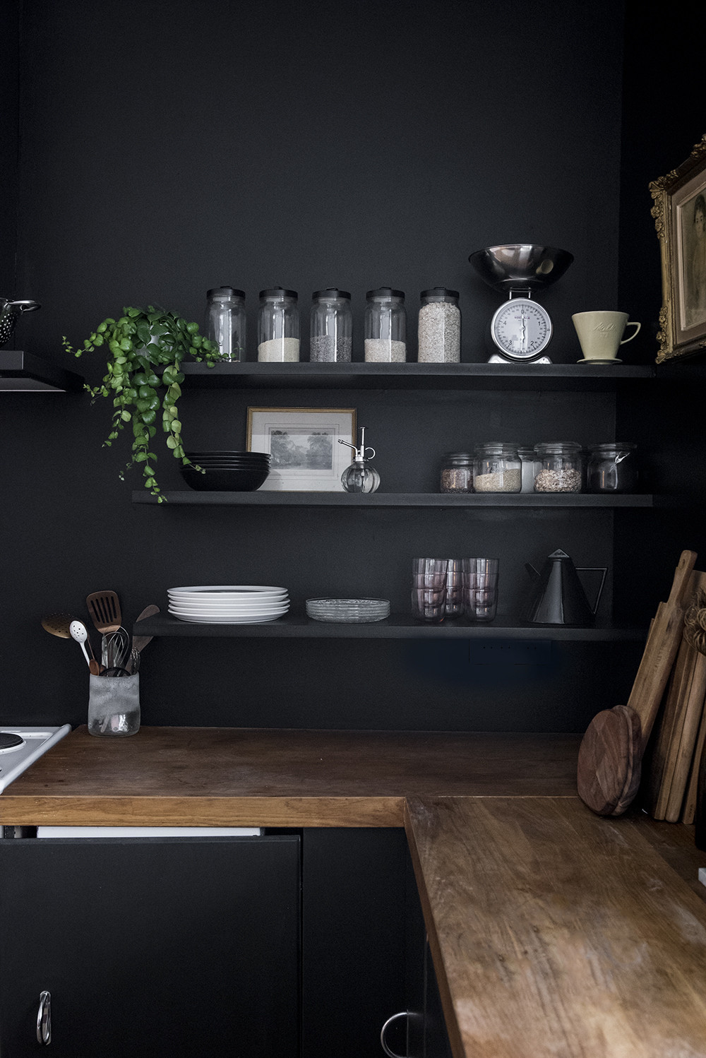 Black Kitchen Walls
 Home Renovation Black Kitchen Walls