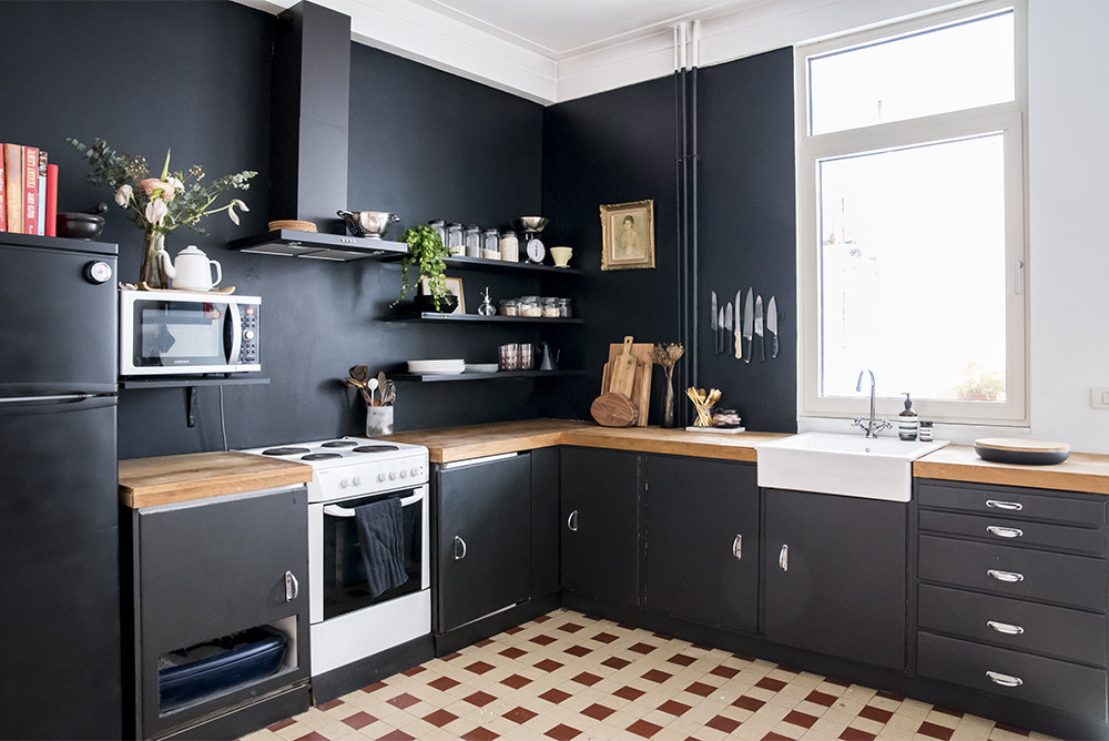 Black Kitchen Walls
 Home Renovation Black Kitchen Walls