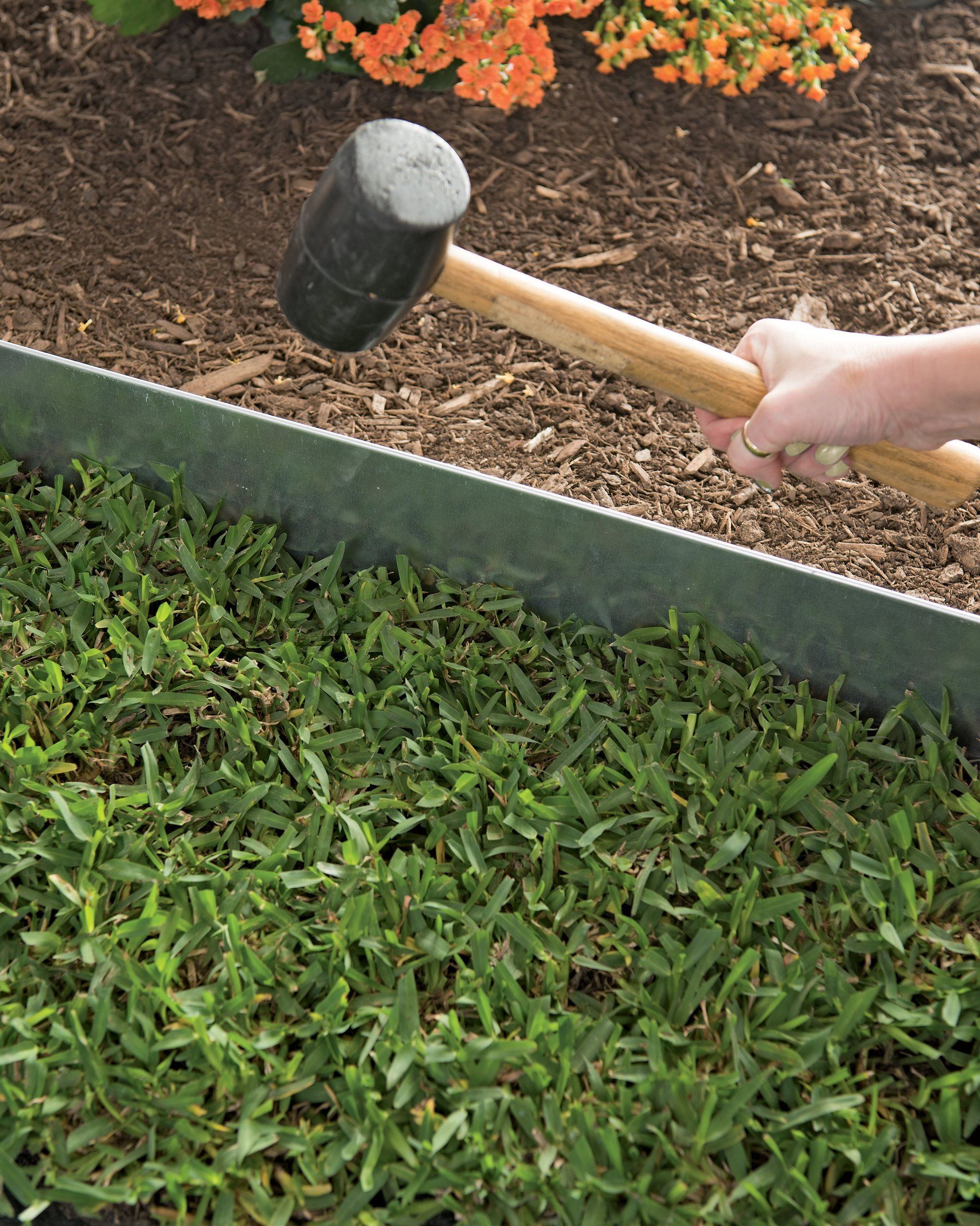 Black Metal Landscape Edging
 No Dig Garden Edging EasyFlex™ Landscaping Edging With