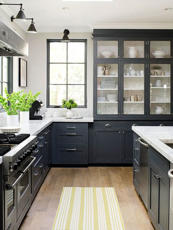 Black White And Gray Kitchen
 Classic black and white kitchen lemepretty