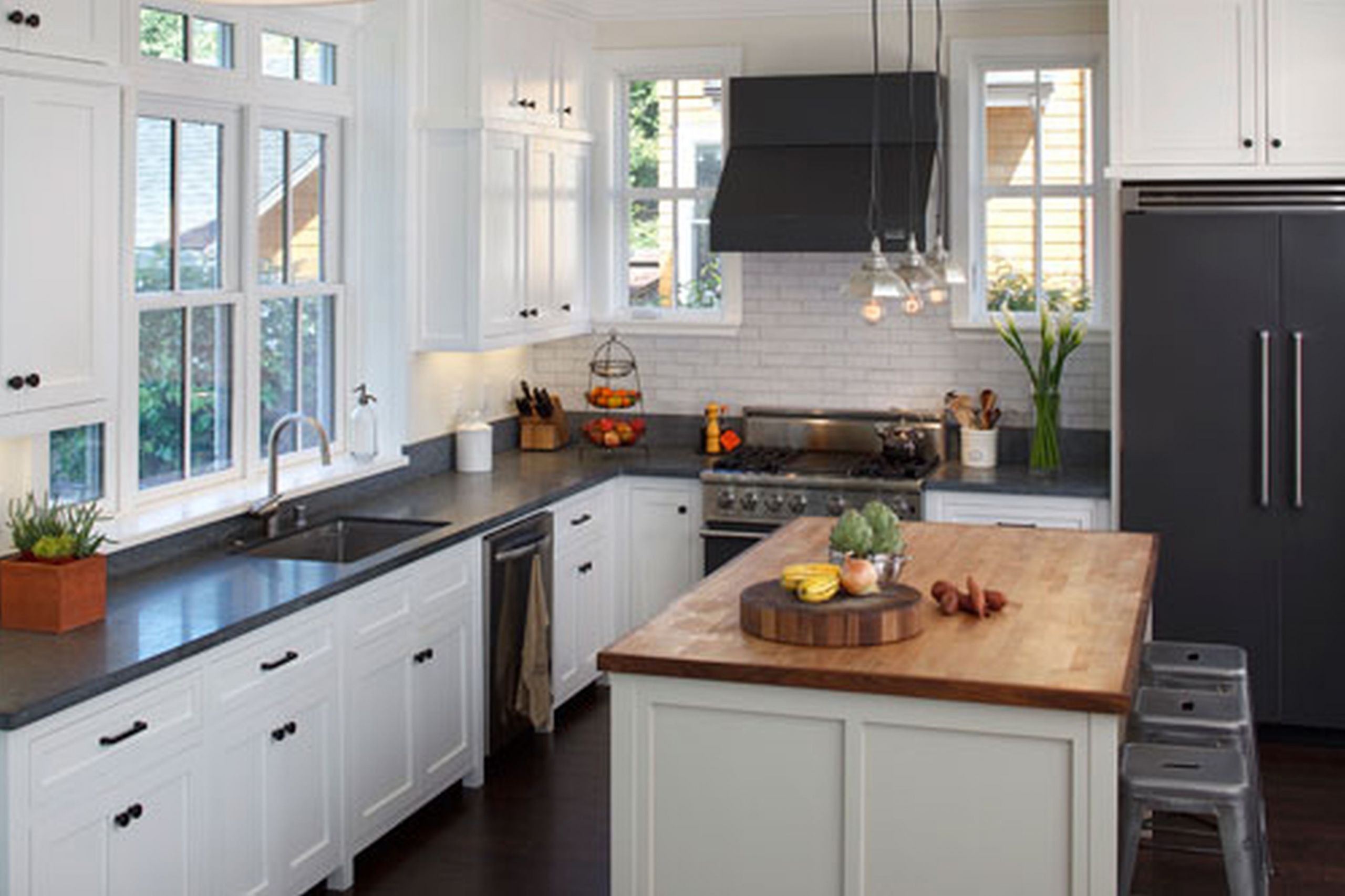 Black White And Gray Kitchen
 Lovely Black White and Gray Backsplash