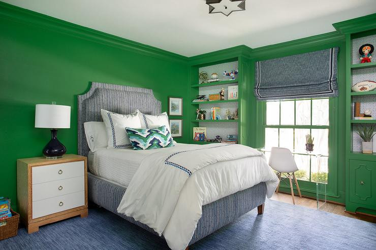 Blue And Green Kids Room
 Blue and Black Kids Bedroom with Black and White Graphic
