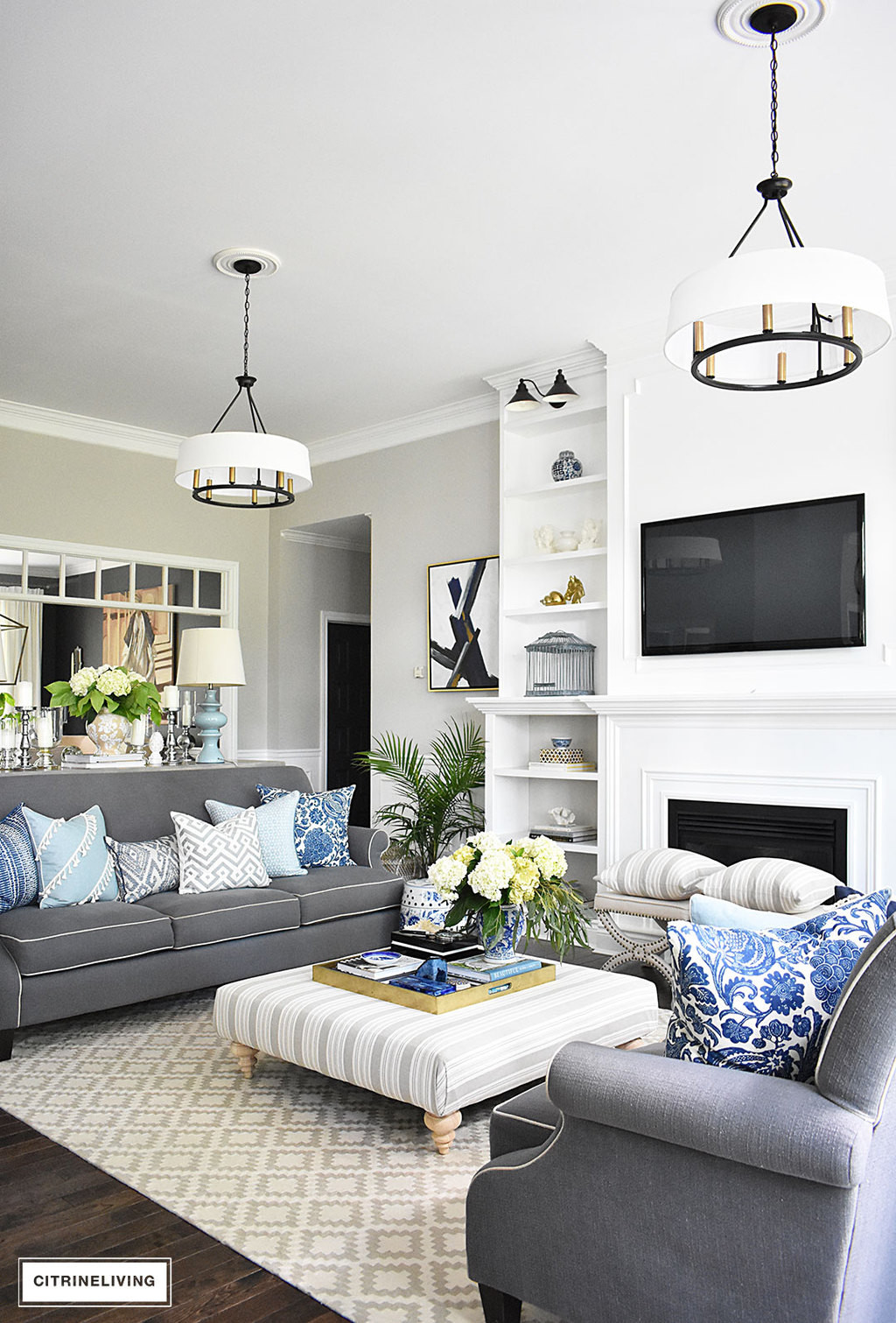 Blue Living Room Decor
 20 Fresh Ideas for Decorating with Blue and White