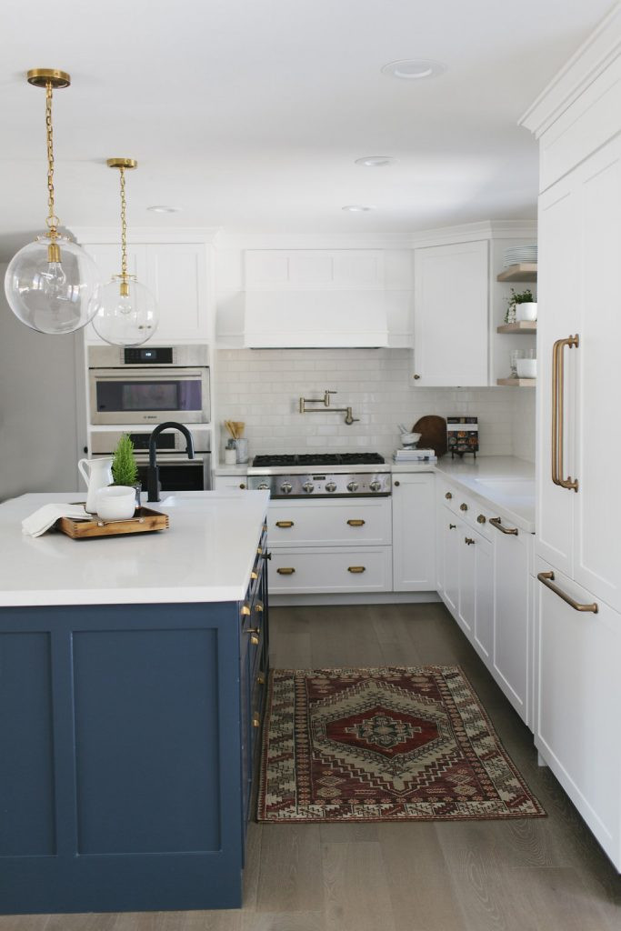 Blue White Kitchen
 15 Gorgeous White Kitchens with Coloured Islands The