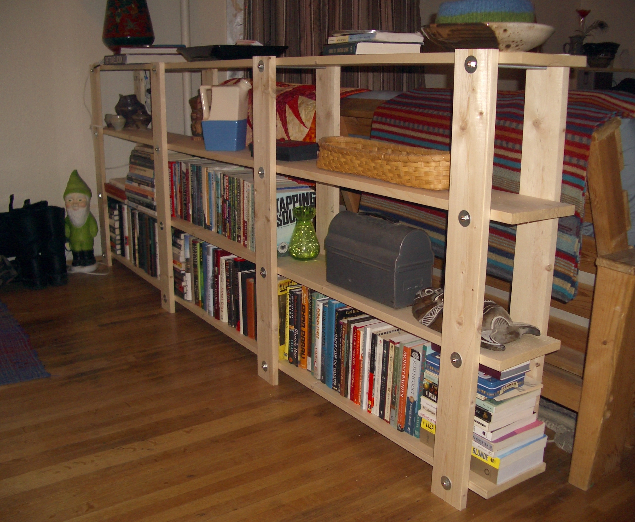Bookshelves DIY Plans
 Cheap easy low waste bookshelf plans