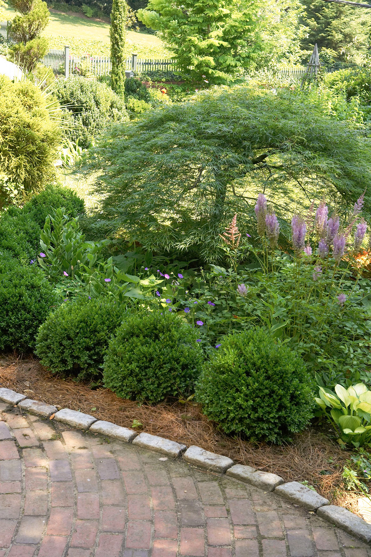 Brick Landscape Edging
 Using Landscape Edging