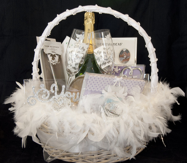 Bride Gift Basket Ideas
 20 WONDERFUL WEDDING GIFT IDEAS – UberLyfe