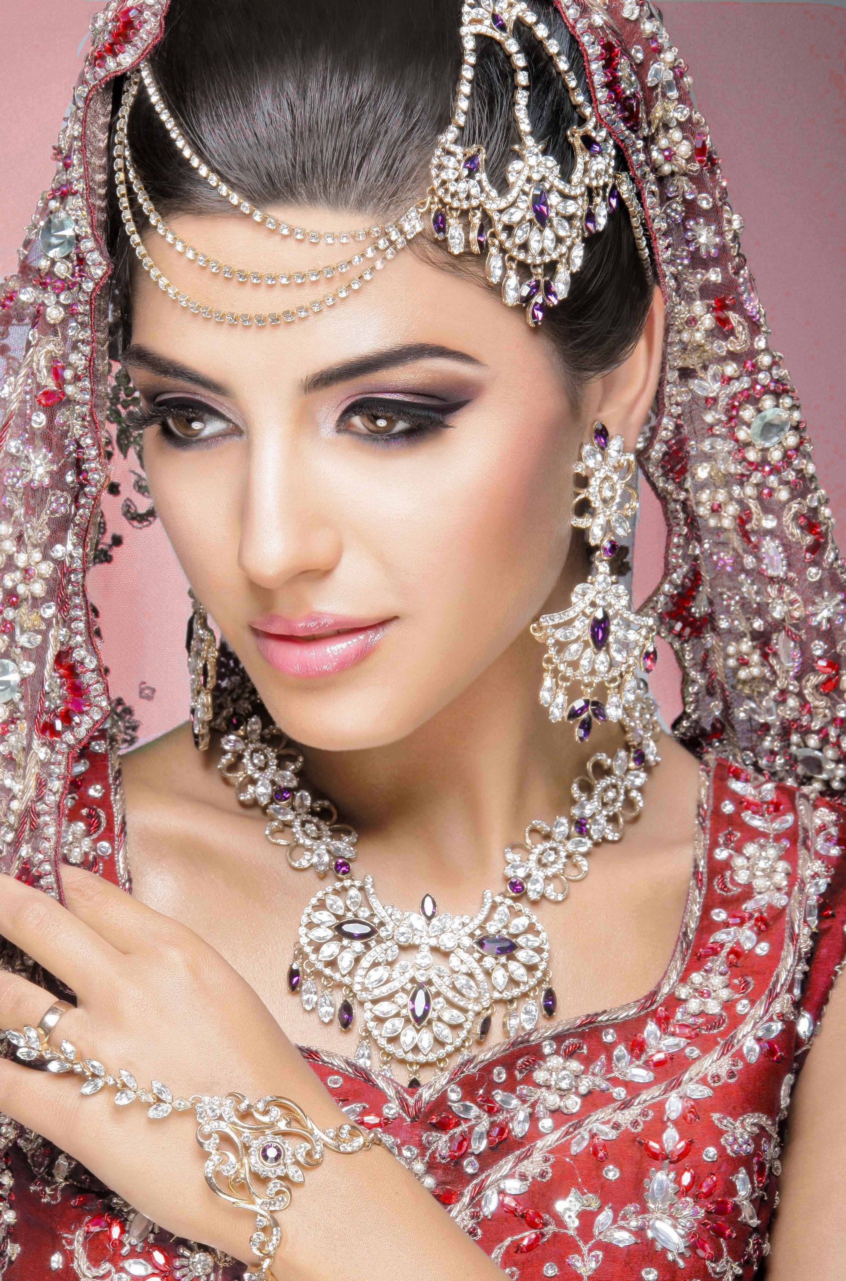 Bride Makeup Images
 11 Simple Bridal Makeup Tips