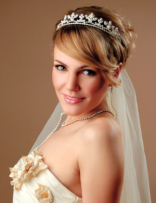 Brides Hairstyles With Tiara
 20 Short Wedding Hair Ideas