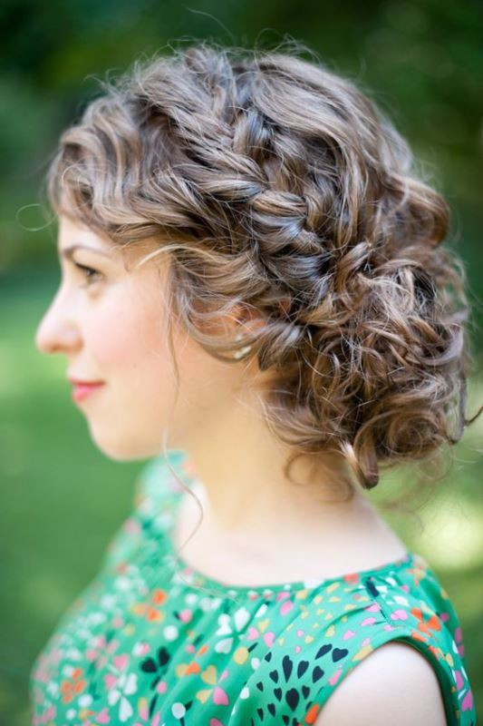 Bridesmaid Hairstyles For Curly Hair
 45 Charming Bride s Wedding Hairstyles For Naturally Curly