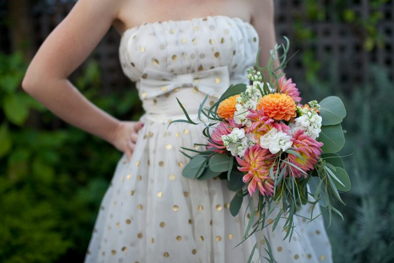 Budget Wedding Flowers
 Cheap Wedding Bouquets with Grocery Store Flowers