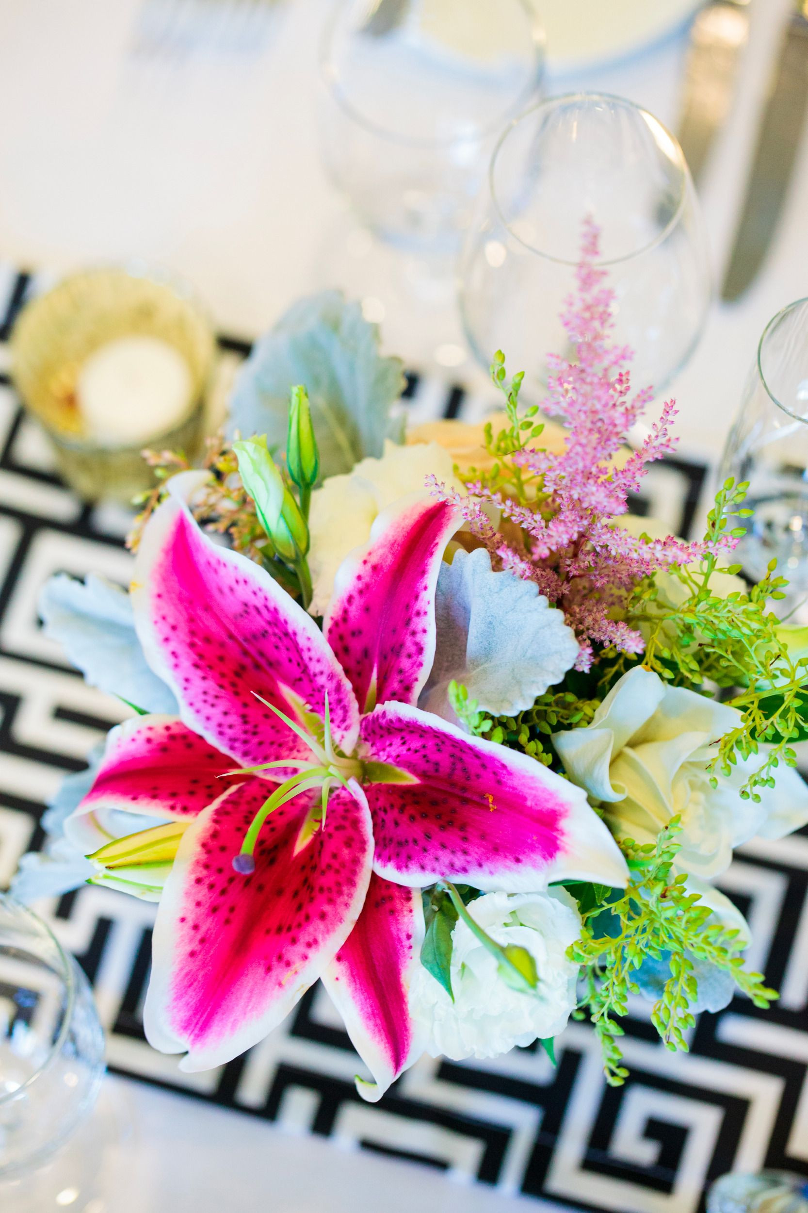 Budget Wedding Flowers
 8 Tips to Beautiful Wedding Flowers on a Small Bud