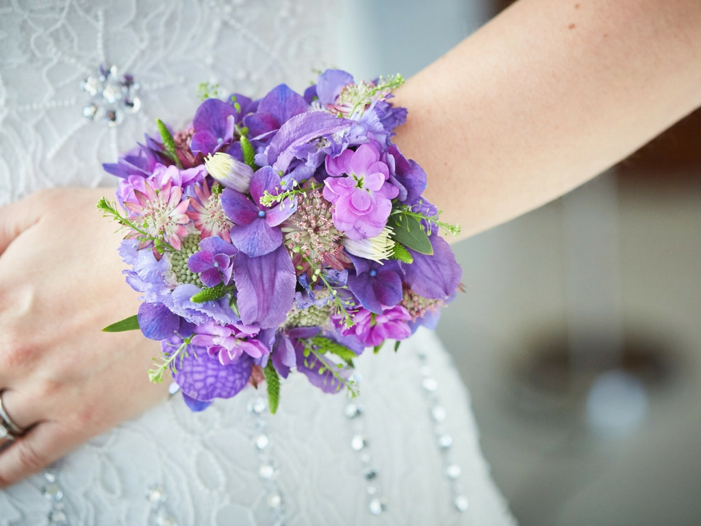 Budget Wedding Flowers
 Top Tips for Wedding Flowers A Bud