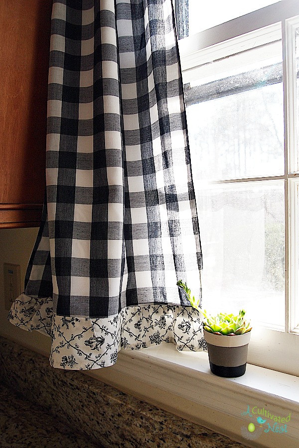 Buffalo Check Kitchen Curtains
 frugal decorating