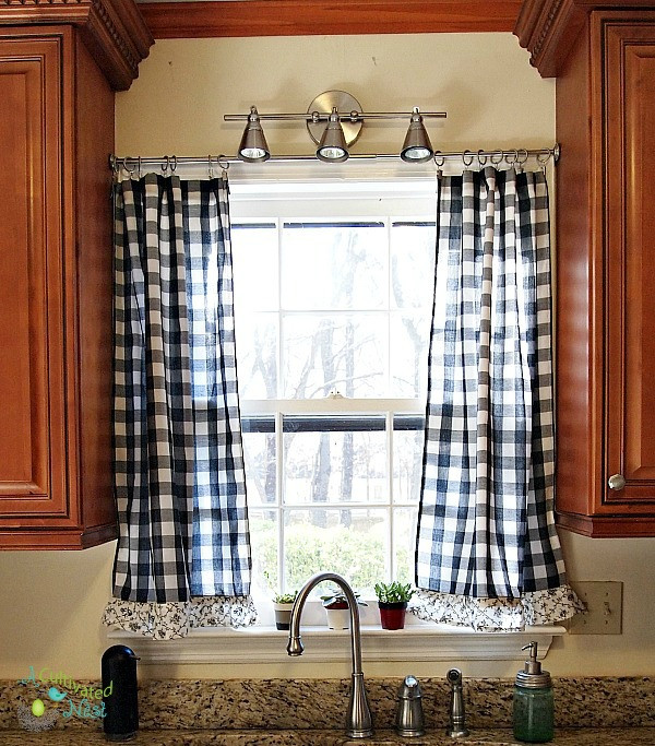 Buffalo Check Kitchen Curtains
 frugal decorating