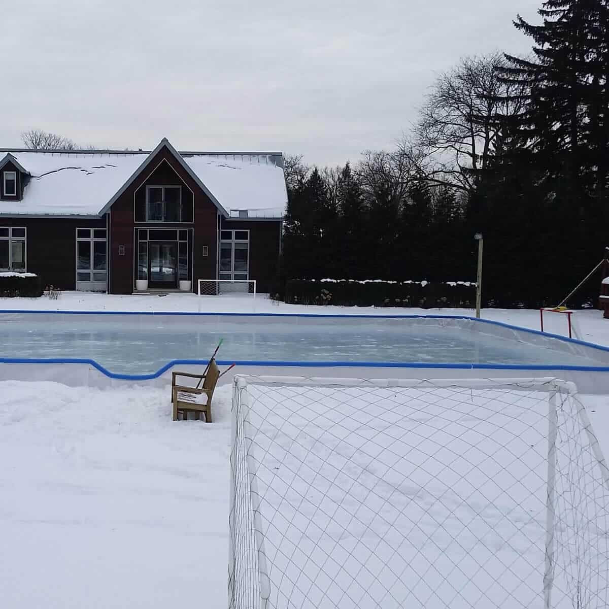 Building A Backyard Ice Rink
 10 Ways How to Build a Backyard Ice Rink Ideas