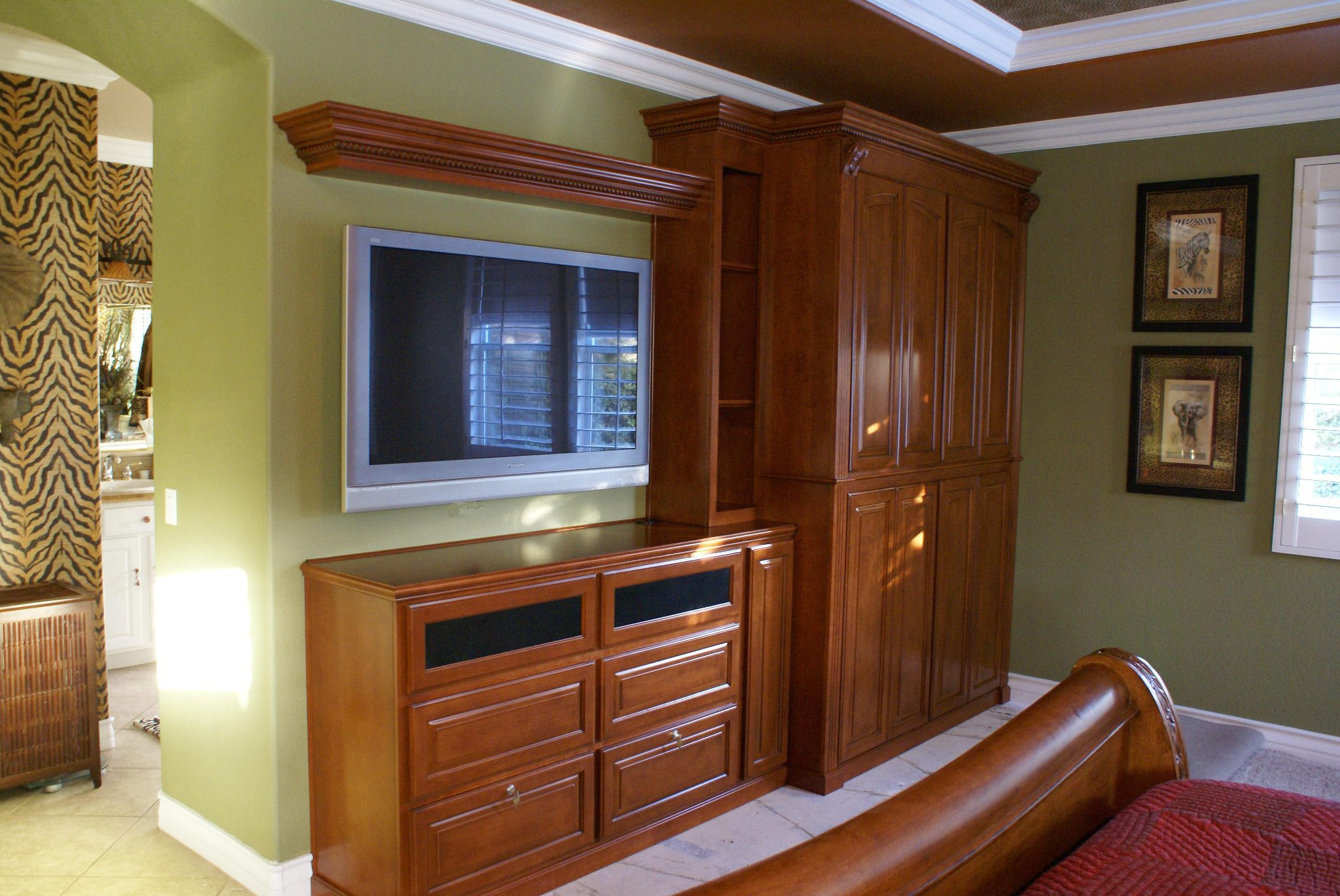 Built In Bedroom Cabinetry
 Built In Entertainment Centers & Custom Wall Unit Cabinets