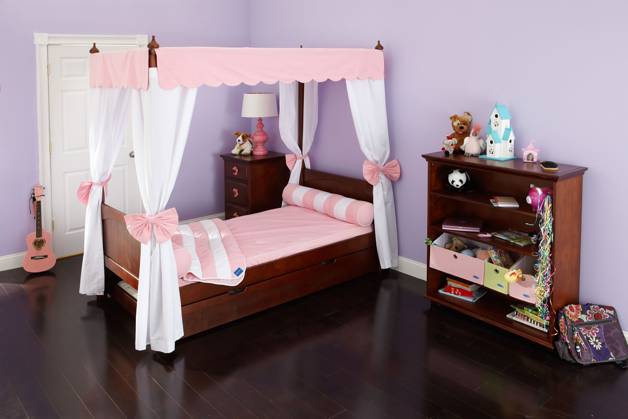 Canopy Kids Room
 10 Ways to Decorate Your Kid’s Bedroom
