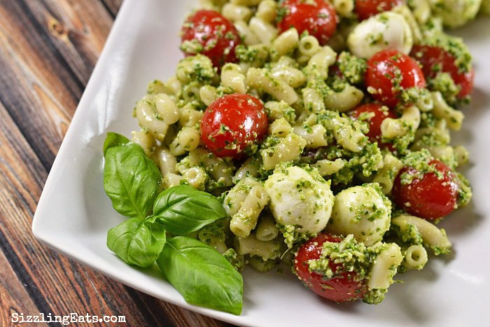 Caprese Pesto Pasta Salad
 Pesto Caprese Macaroni Salad ⋆ Sizzling Eats