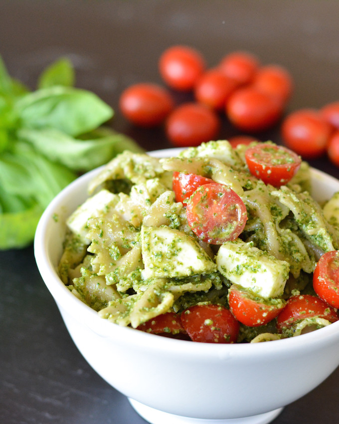 Caprese Pesto Pasta Salad
 Pesto Caprese Pasta Salad