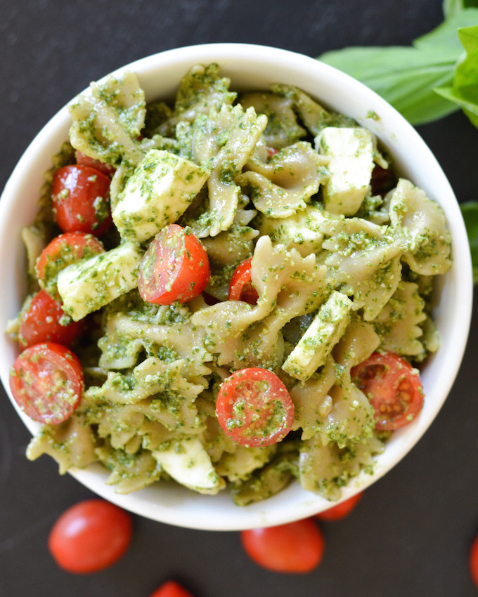 Caprese Pesto Pasta Salad
 Pesto Caprese Pasta Salad