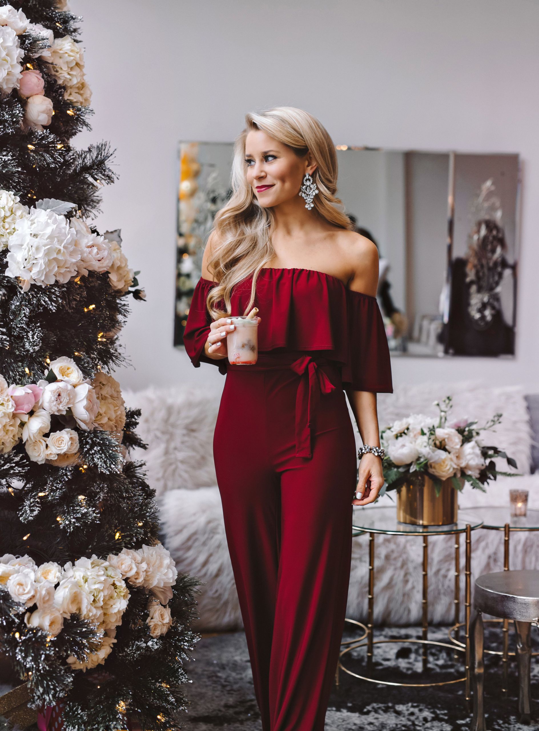 Casual Holiday Party Outfit Ideas
 Holiday Party Decor Outfit Ideas