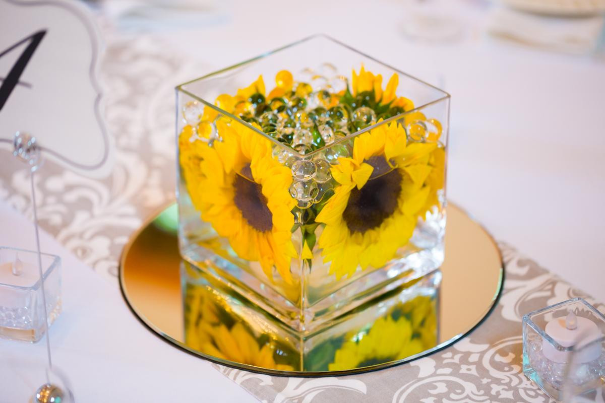 Centerpiece Ideas For Retirement Party
 Eye catching Centerpieces to Enhance the Retirement Party