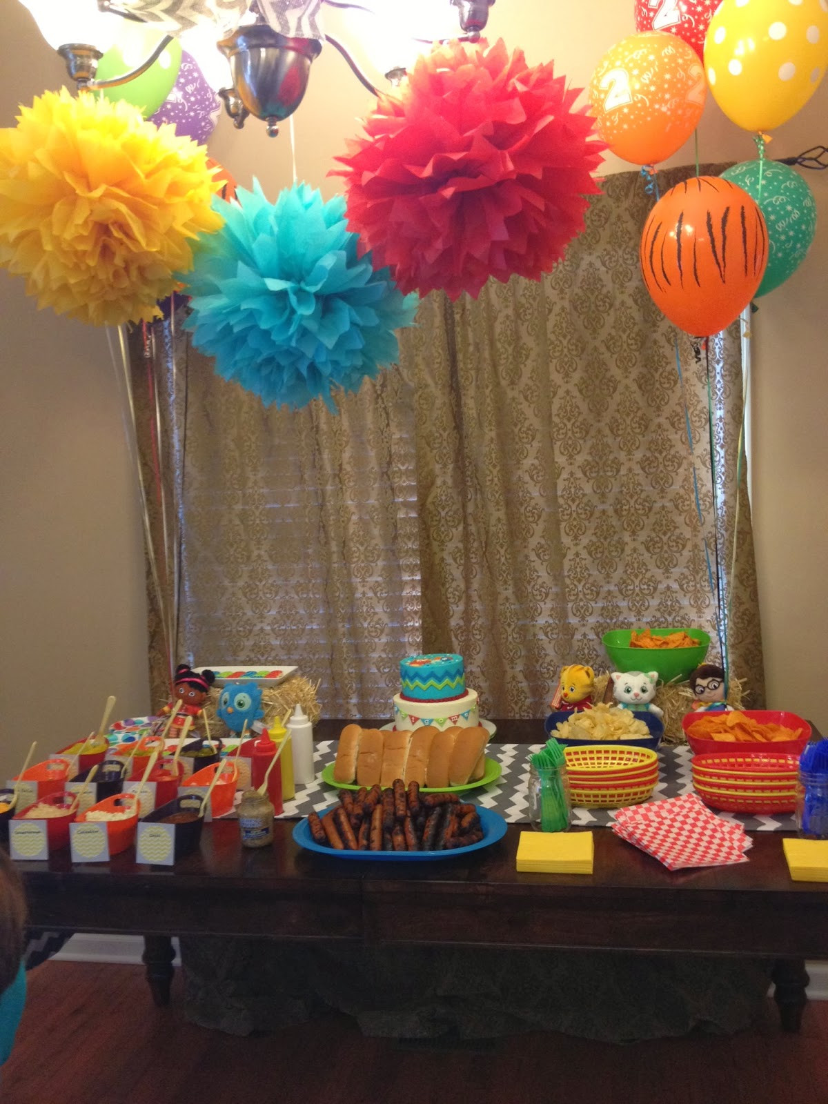 Centerpieces For Birthday Party
 The Southern Front Door Montgomery s Daniel Tiger 2nd