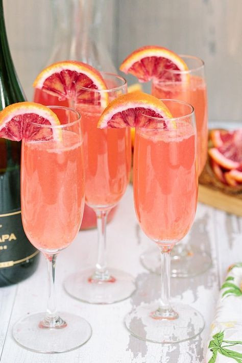 Champagne Drinks For Brunch
 Ring In The New Year With All The Champagne Cocktails You